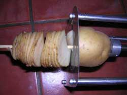 Chip wordt gesneden in aardappel frees